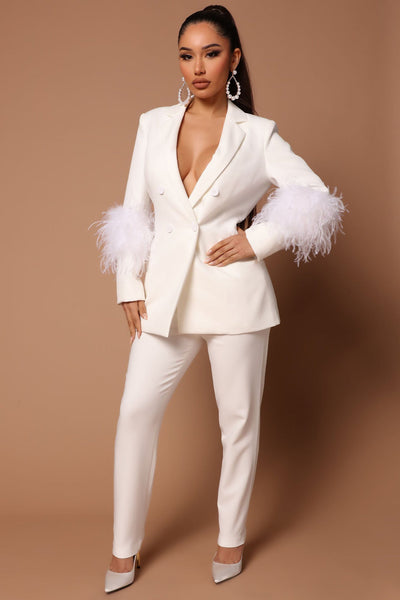 ELARA | Luxury Blazer Set with Feathers – Elegant and Stylish