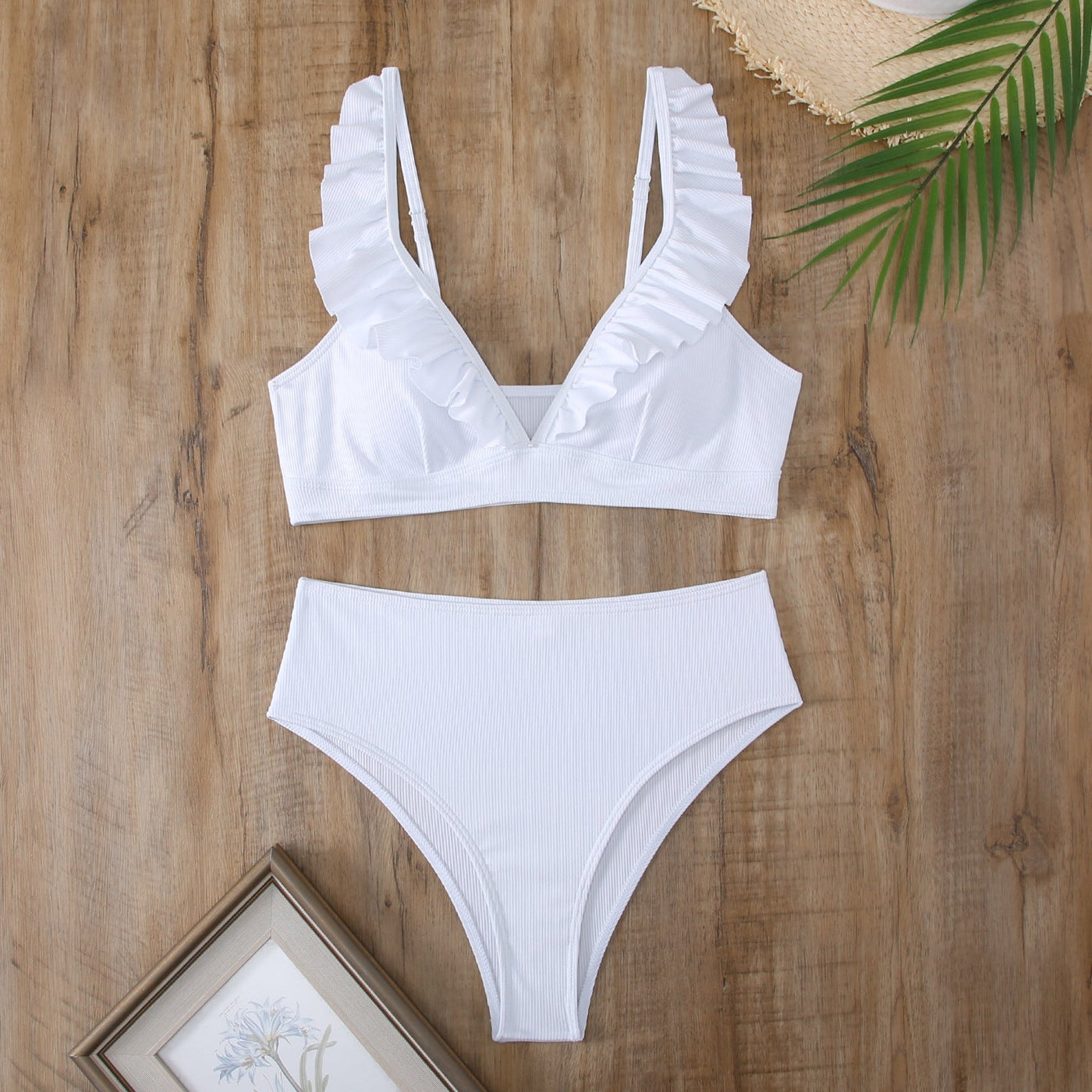 LIORA | Ruffle Bikini – Elegant Ribbed Fabric and High-Cut Design 