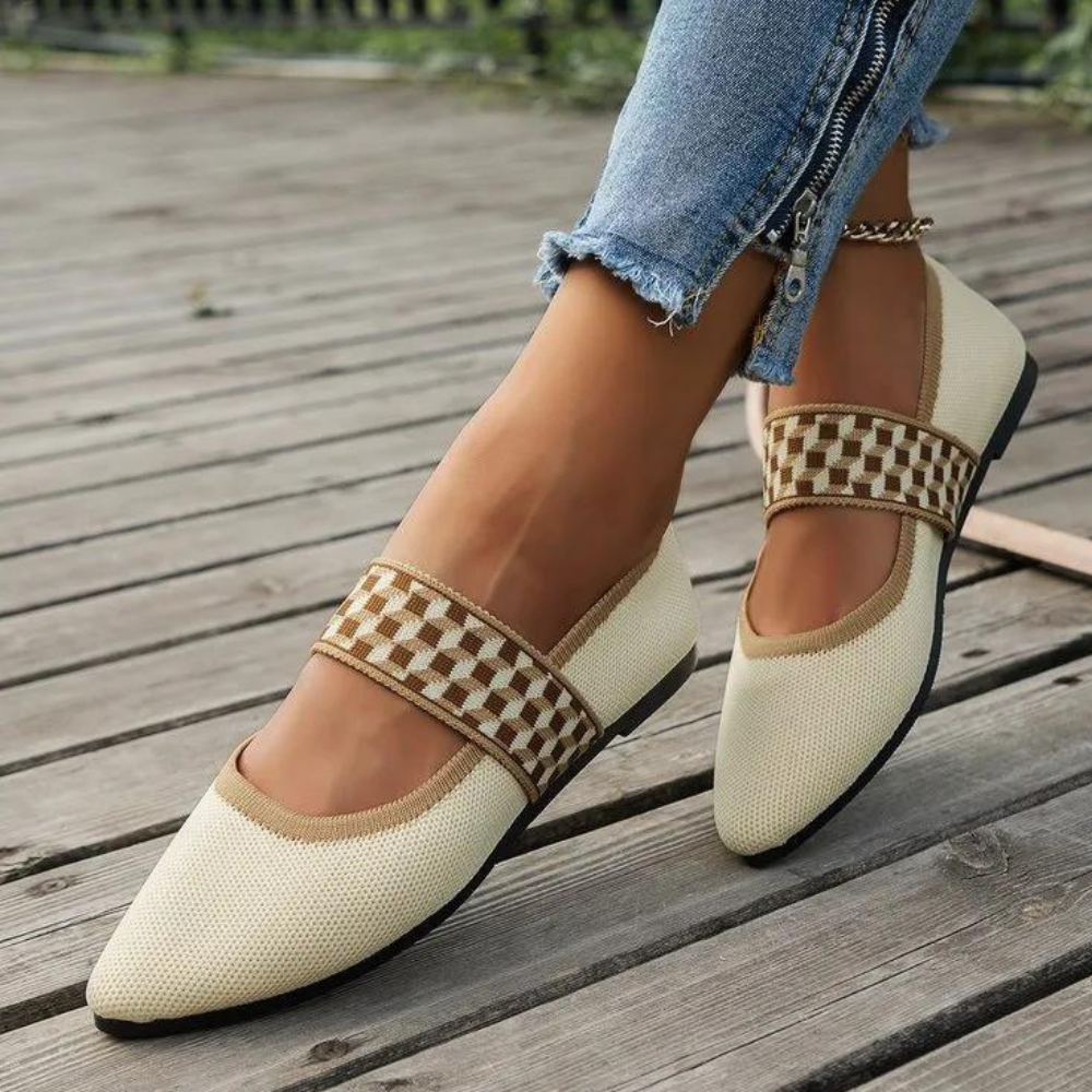Liva – Gebreide Damesschoenen met Puntige Neus en Chic Kleuraccent