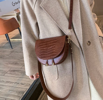 Sac bandoulière Chelsey pour femme | Un sac femme cool avec imprimé crocodile