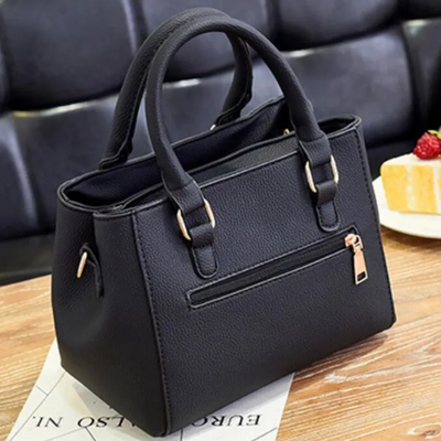Helen Crossbody Bag | Classic &amp; Stylish